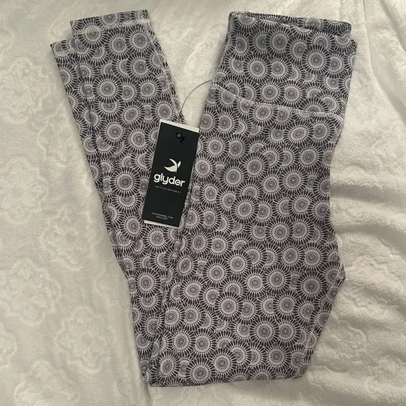 Glyder Women’s Gray Geometric Print Leggings, New with tags - Picture 2 of 5